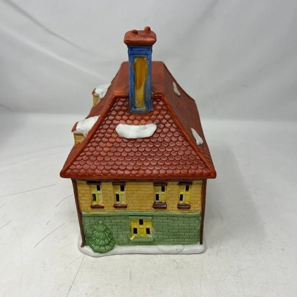 Dickens of London Scrooge House Lighted Porcelain‎ Collectible Ebenezer